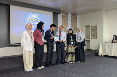 prize-presentation